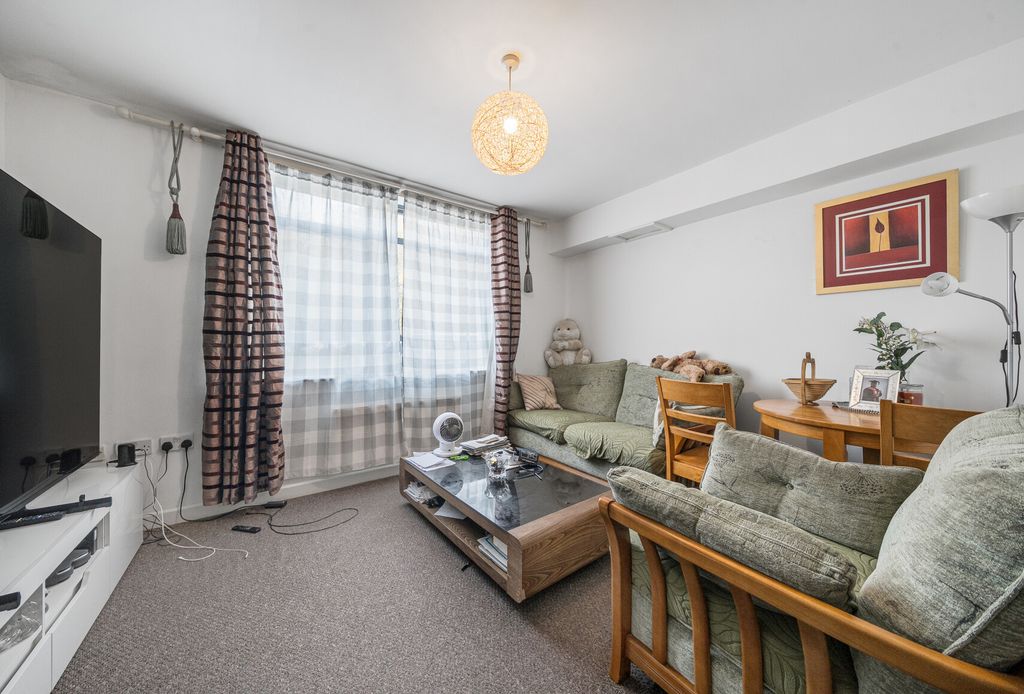 Property photo 2 of 6 1361631-9-68F2Ba4...