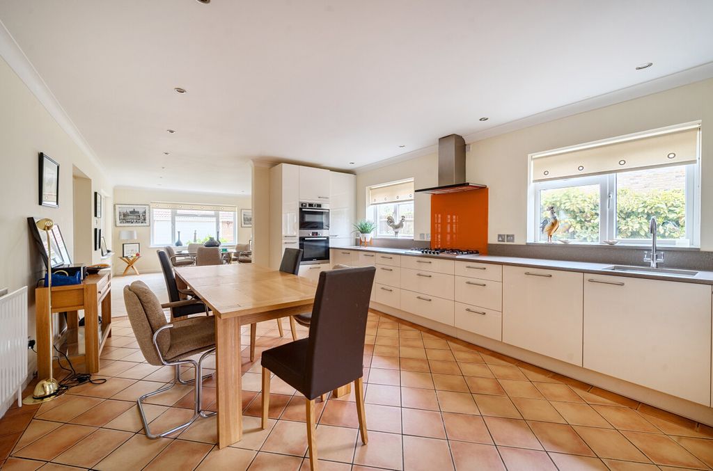 Property photo 3 of 25 1431884-23-69c2Ac...