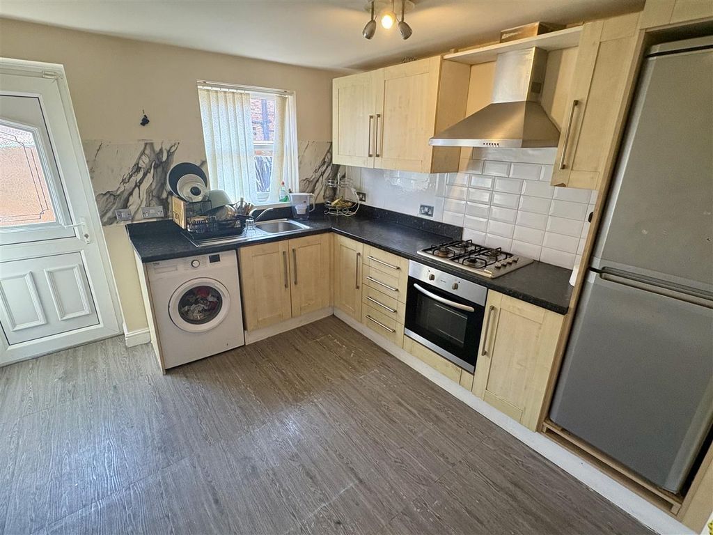Property photo 2 of 8 2