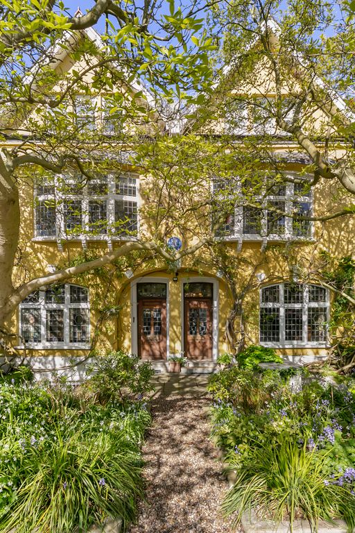 Property photo 2 of 21