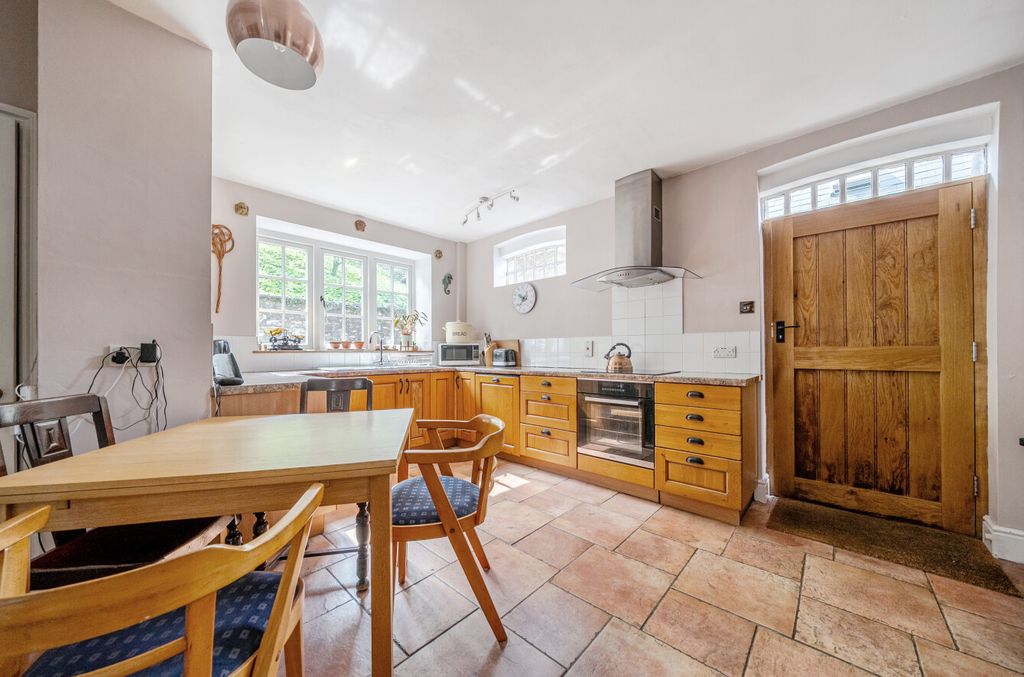 Property photo 2 of 20 Kitchen