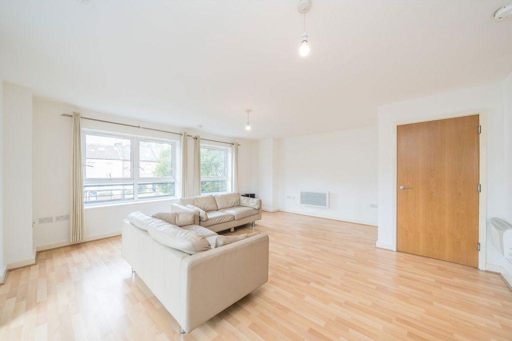 Property photo 2 of 6