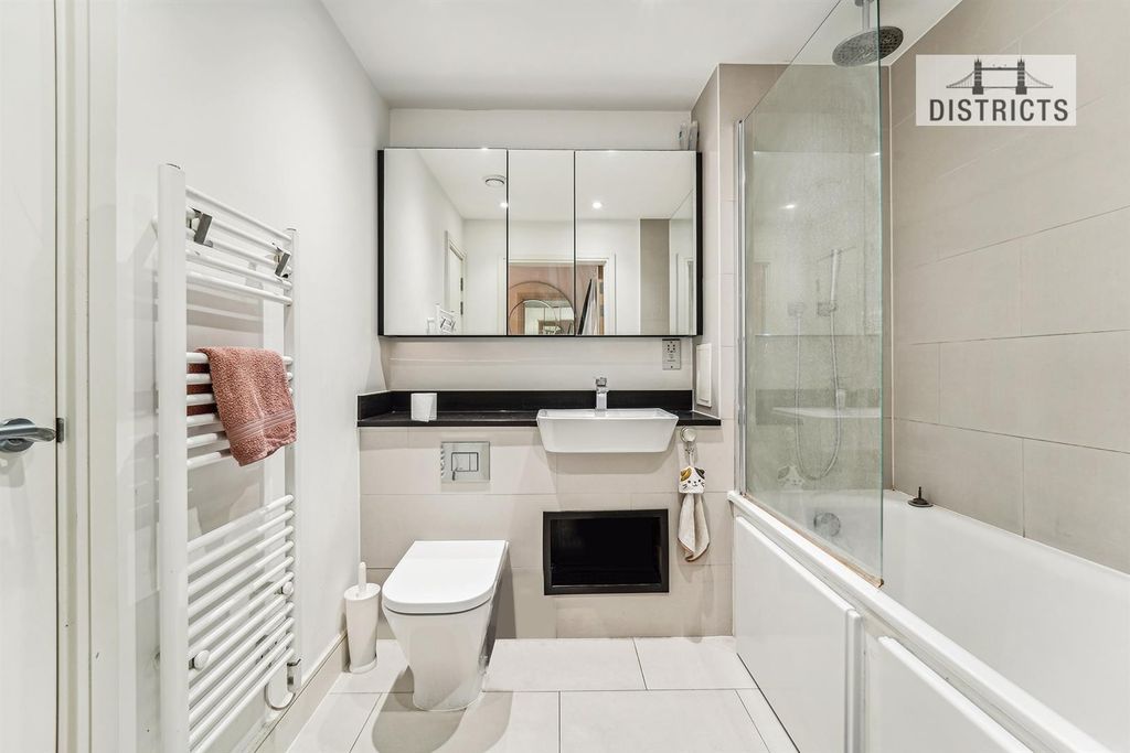 Property photo 3 of 10 Ivy Point (3).Jpg