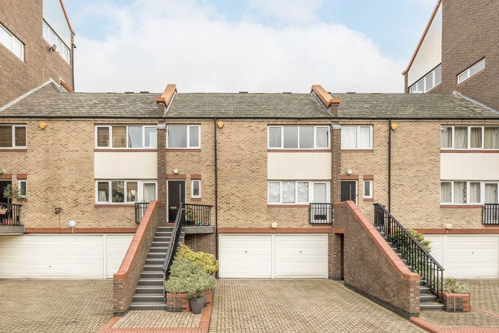 Property photo 1 of 5