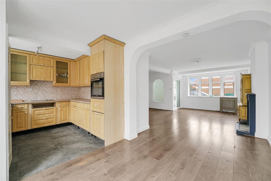 Property photo 3 of 16 4.Jpg