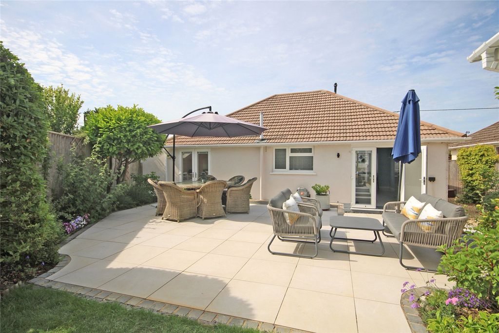 Property photo 2 of 19 Picture No. 17