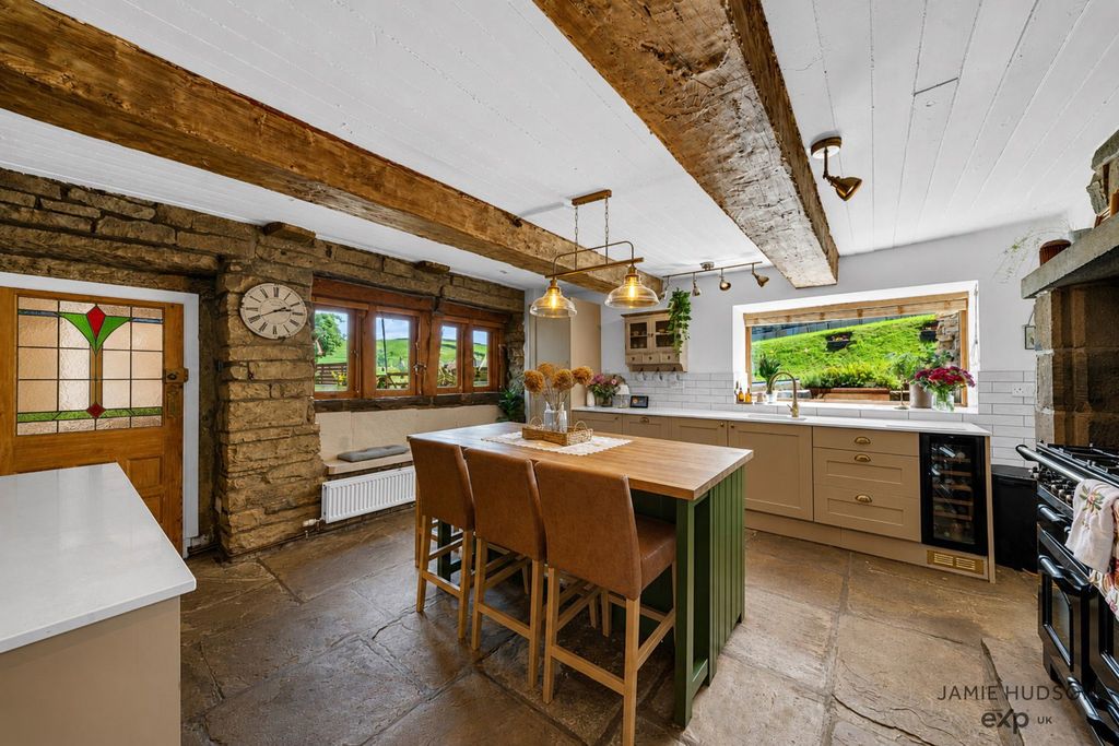 Property photo 3 of 49