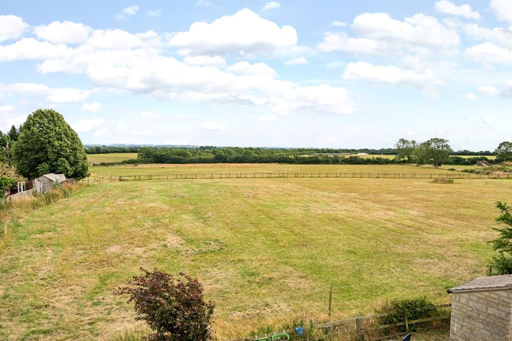 Property photo 1 of 10 Outside View