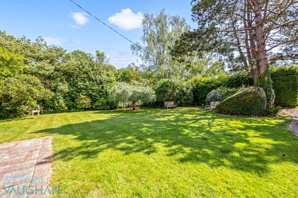 Property photo 3 of 22 4633102