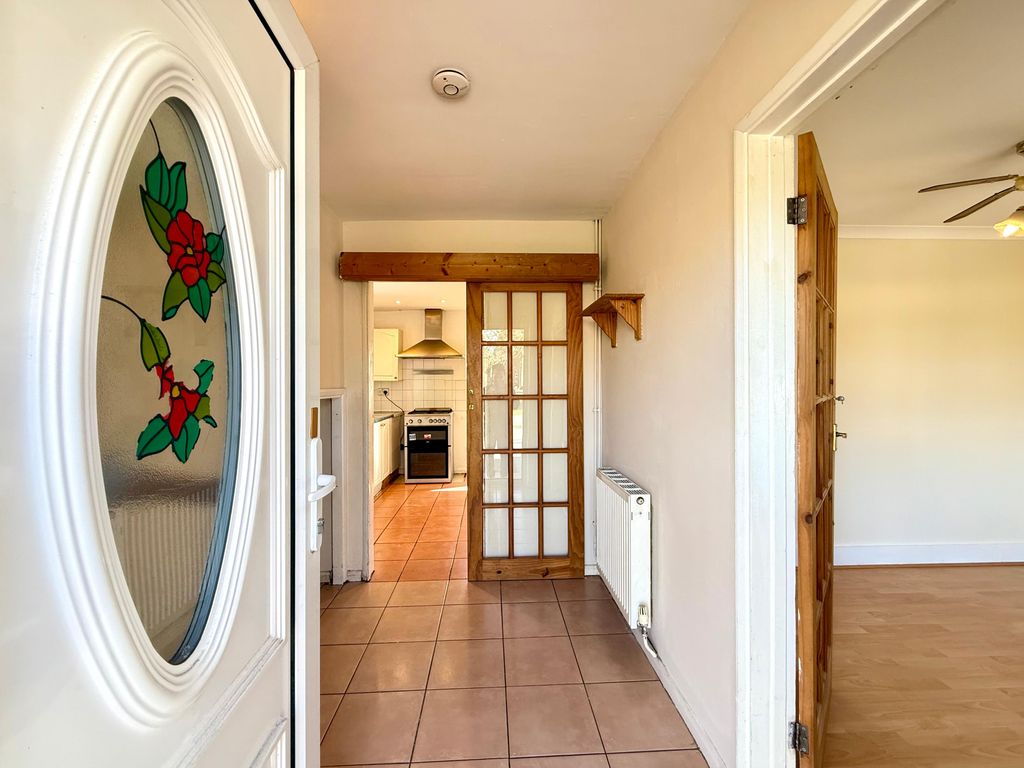 Property photo 3 of 18 Entrance