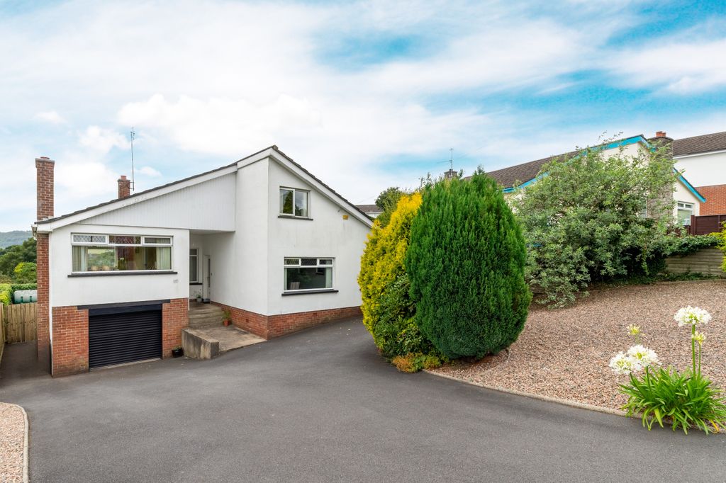 Property photo 3 of 43 009