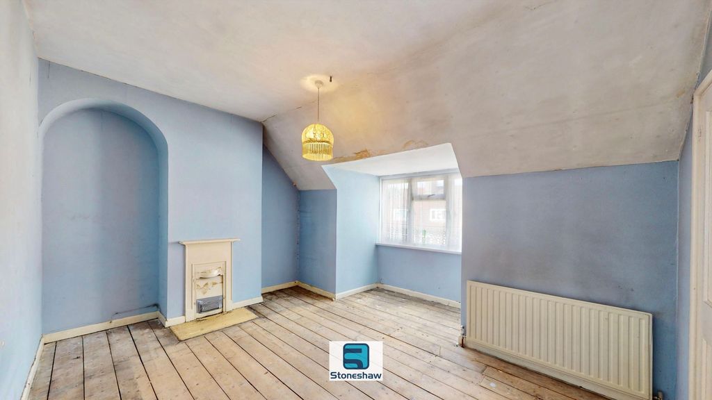Property photo 2 of 23