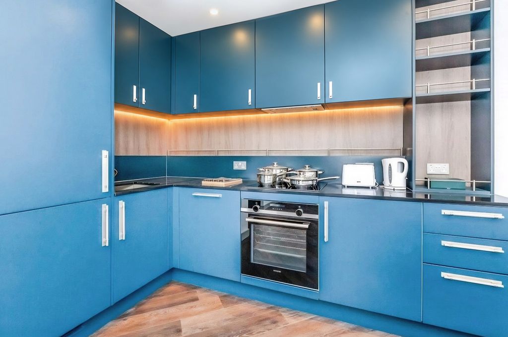 Property photo 3 of 12 Reception/Kitchen