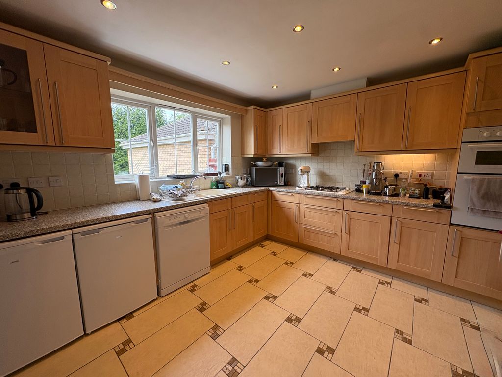 Property photo 3 of 5 Img_9998