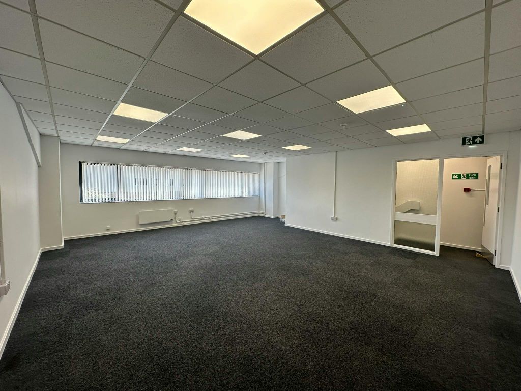 Property photo 3 of 5 Offices