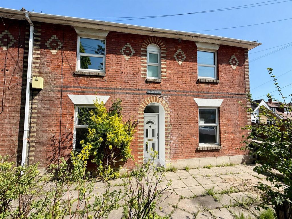 Property photo 1 of 19