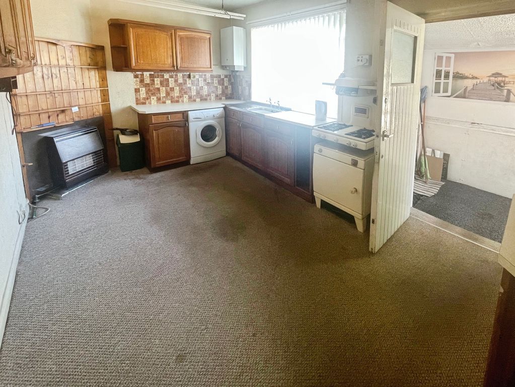 Property photo 3 of 13 Kitchen Diner
