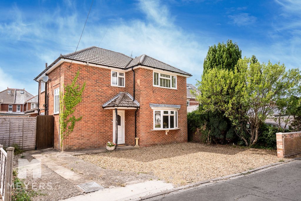 Property photo 1 of 30