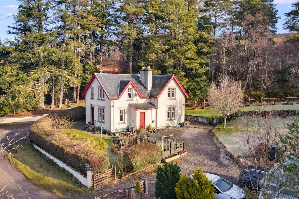 Property photo 1 of 26 The Gate House