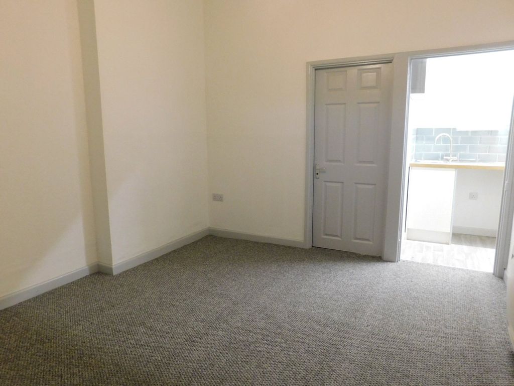 Property photo 2 of 10 Lounge