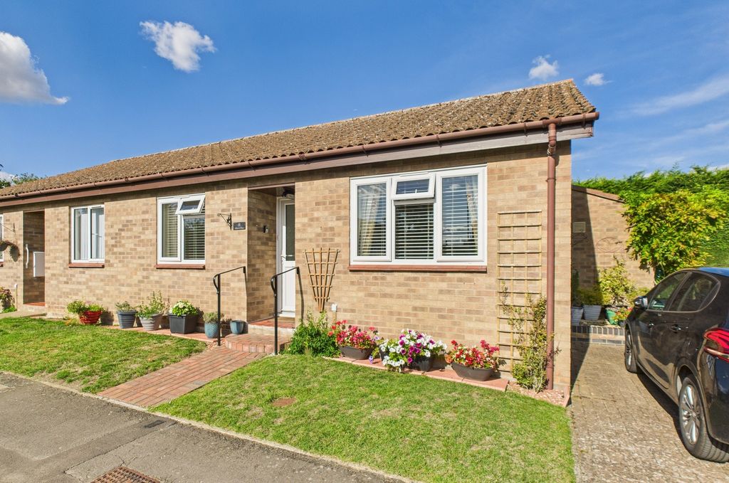 Property photo 1 of 12 Cam02519G0-Pr0345-Still013