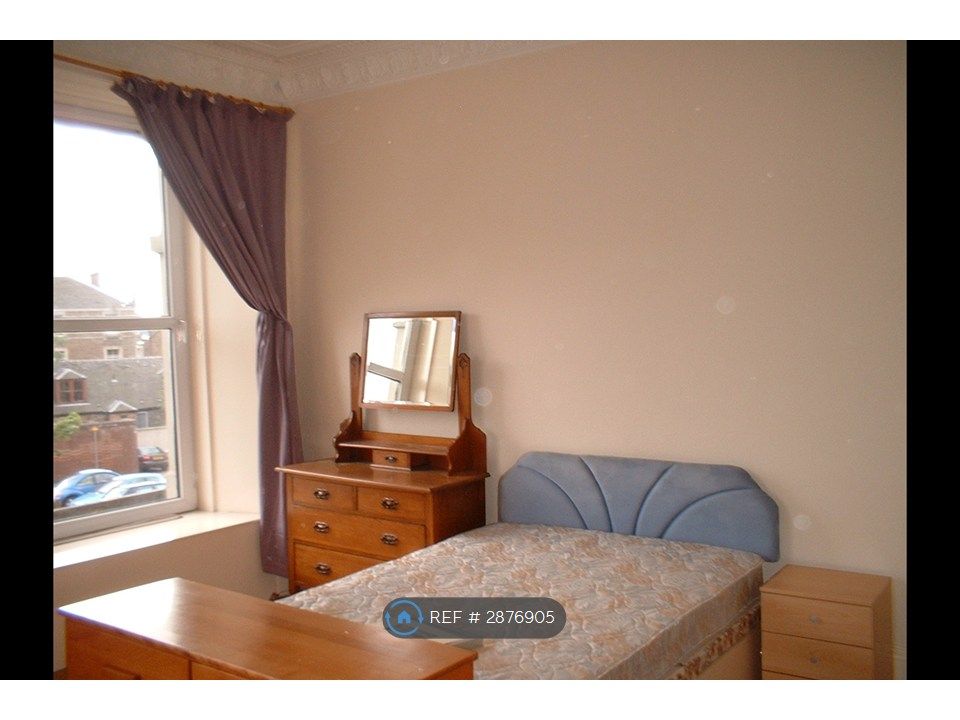 Property photo 2 of 9 Bedroom