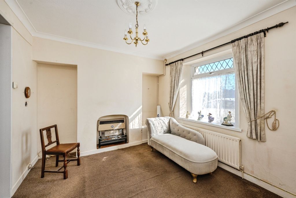 Property photo 3 of 17