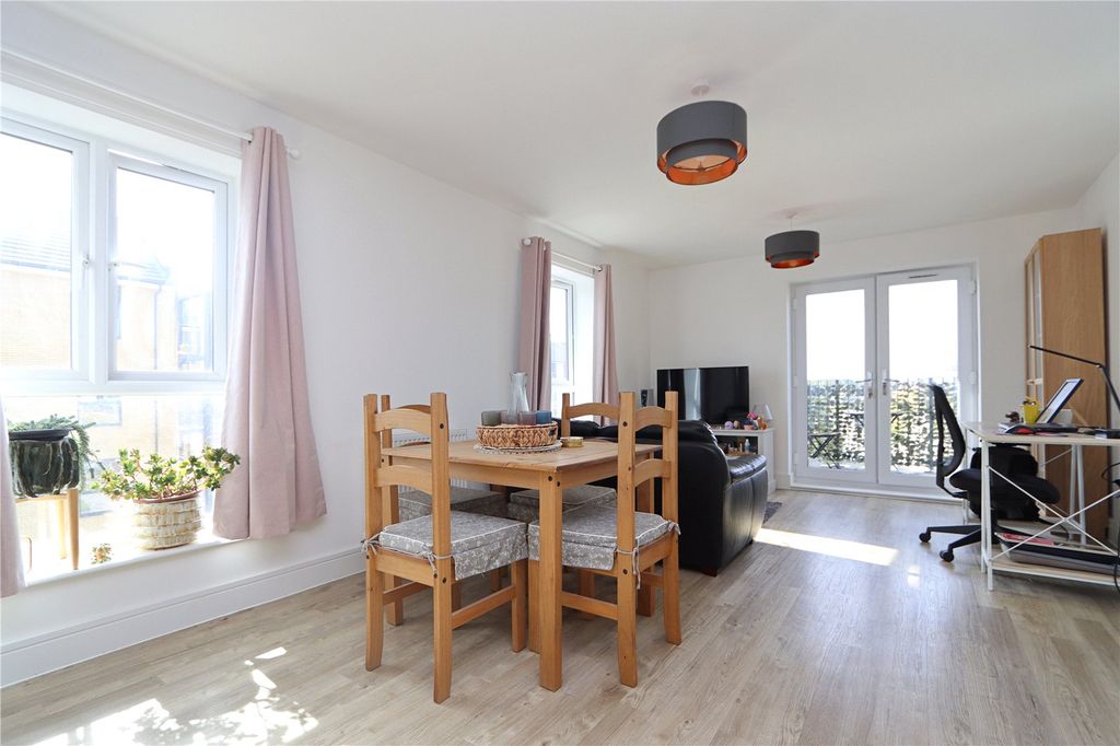 Property photo 2 of 11 Picture No. 08