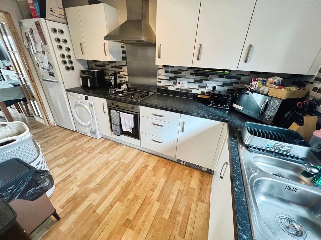 Property photo 3 of 14 Picture No. 06