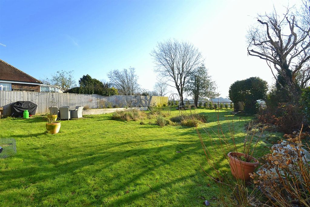 Property photo 1 of 17 Sunnyrrgarden.Jpg