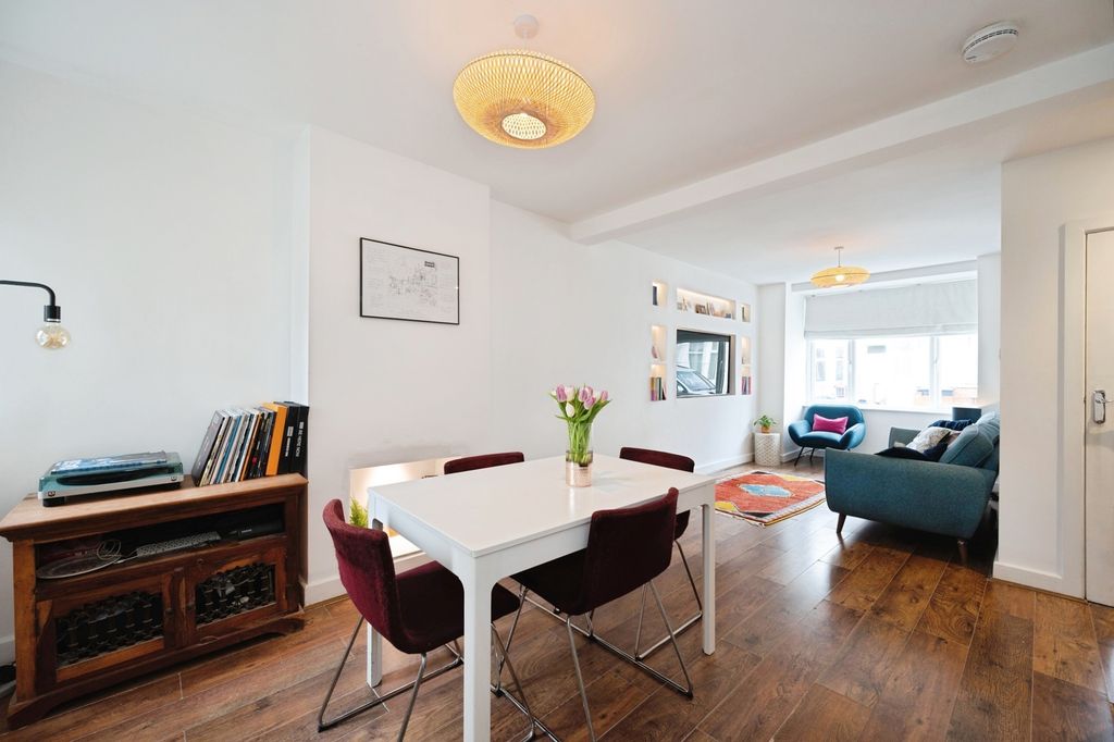 Property photo 2 of 13 Pbox-Img.Jpg