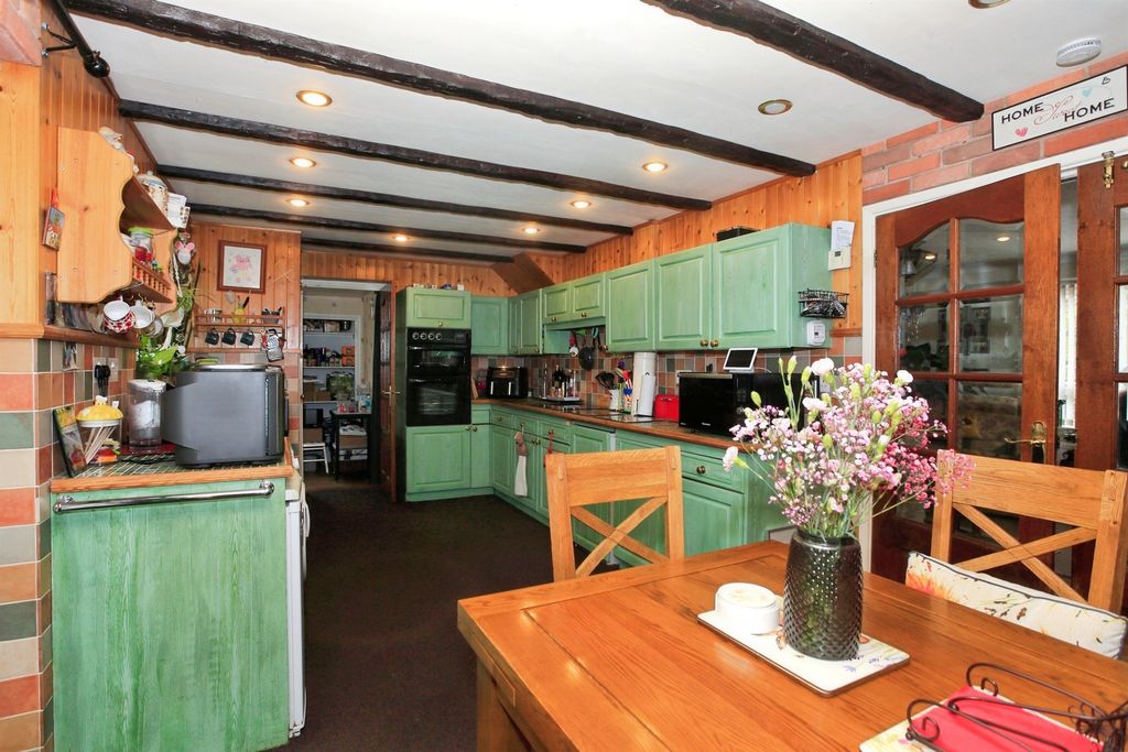 Property photo 2 of 13