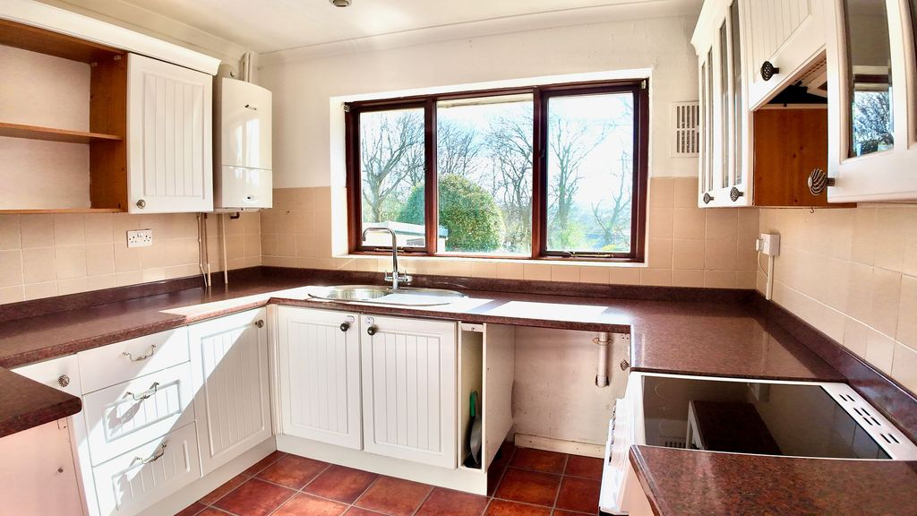 Property photo 2 of 35