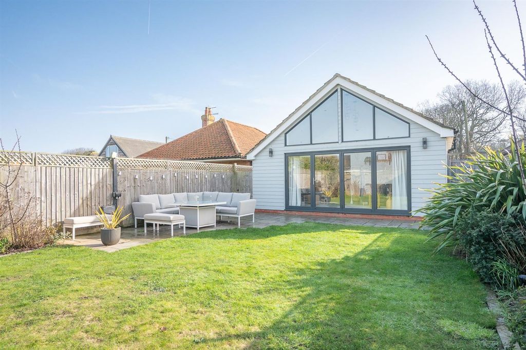 Property photo 1 of 28 25Paulslane,Overstrand-13.Jpg