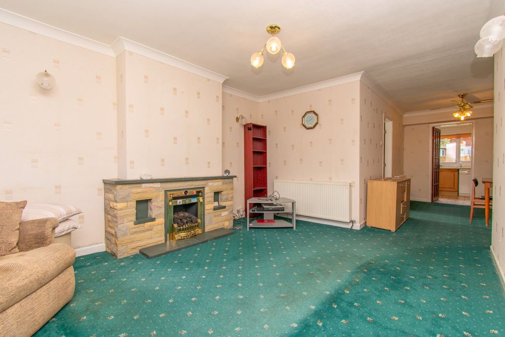 Property photo 3 of 19