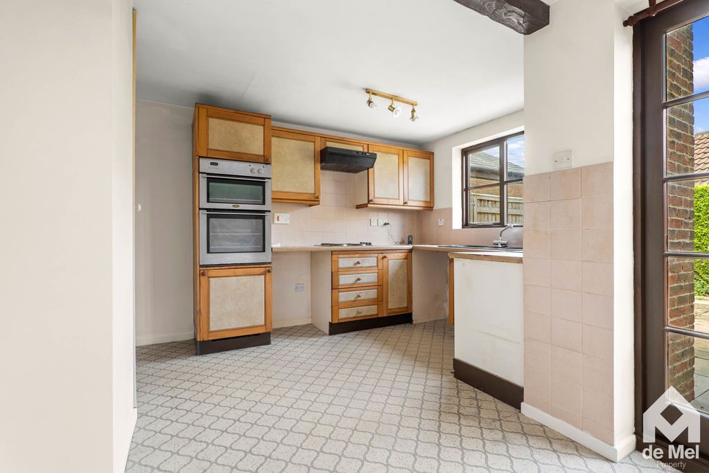 Property photo 2 of 9 Photo 11