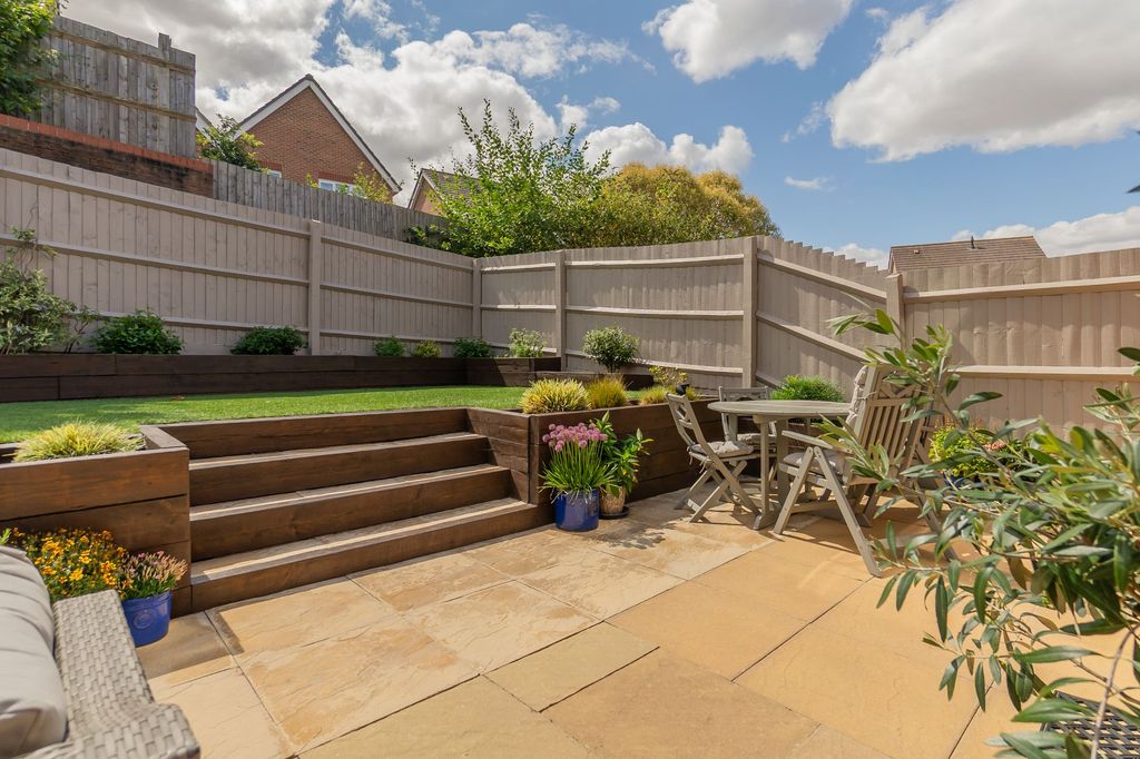 Property photo 2 of 28