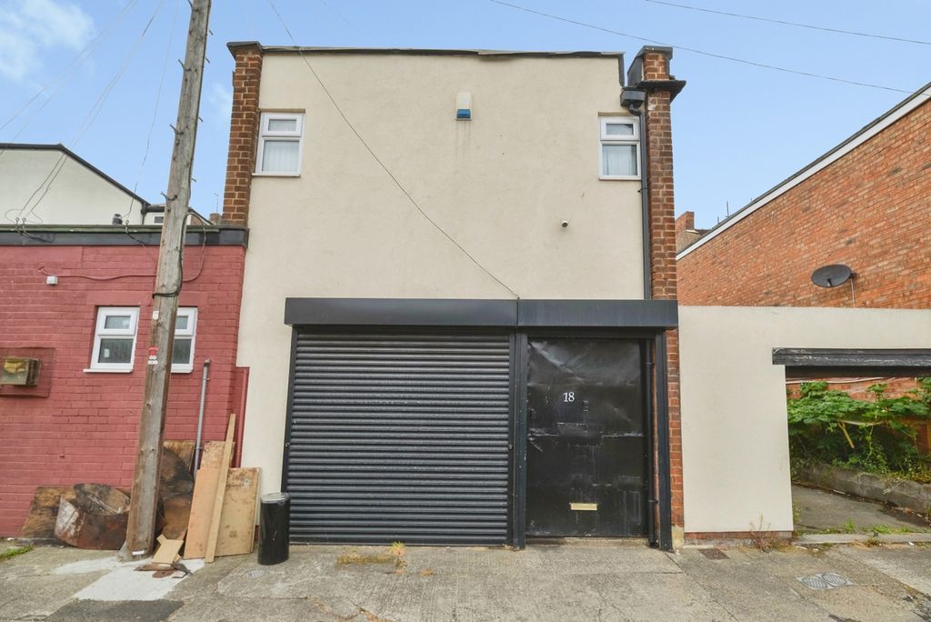 Property photo 1 of 20 Pbox-Img.Jpg