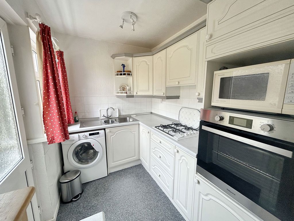 Property photo 3 of 14