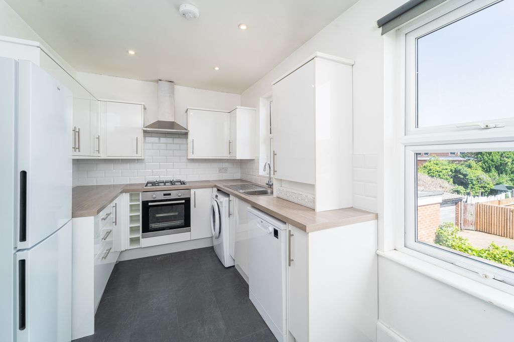 Property photo 3 of 9 Ndb09070-Edit