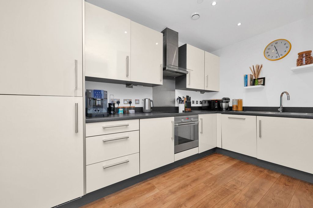 Property photo 2 of 22