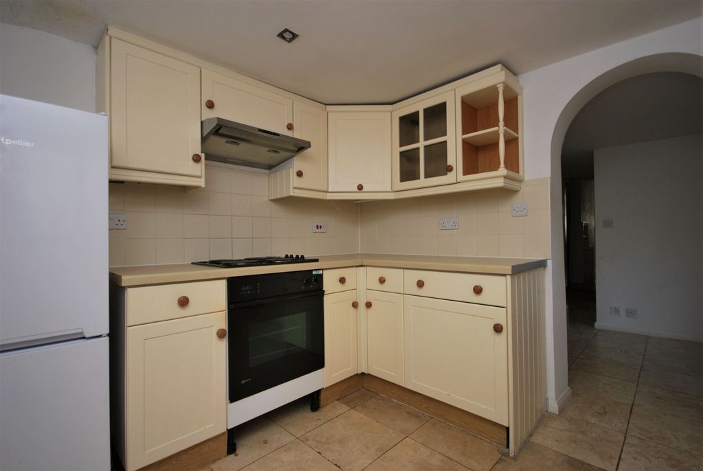 Property photo 3 of 9 Kitchen