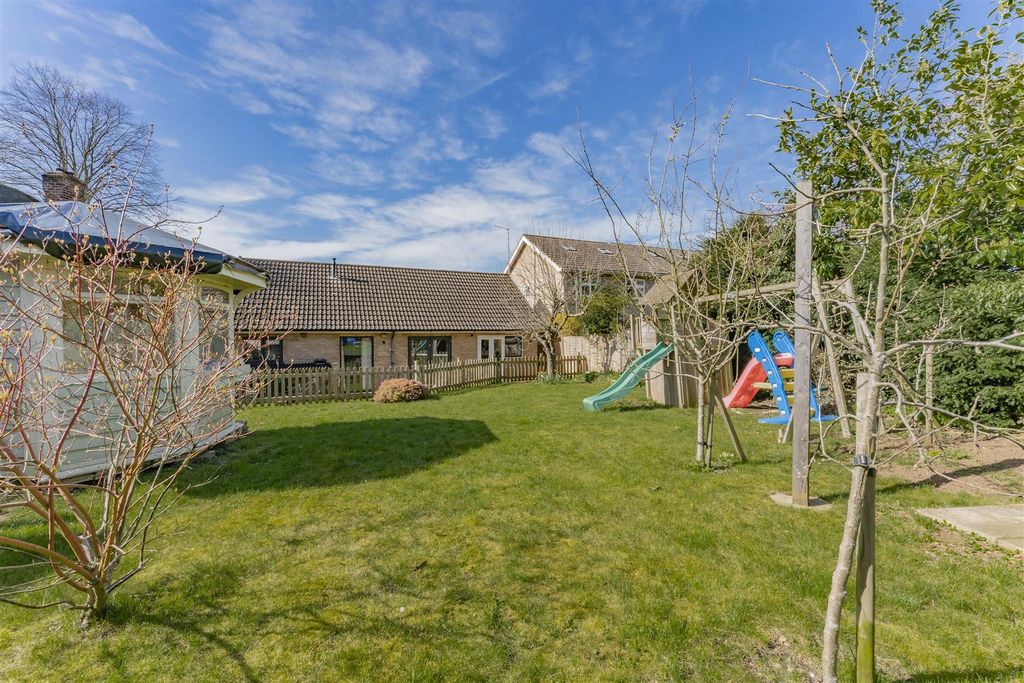 Additional image 15 of 3 bed detached bungalow for saleNN15, The Crescent, Kettering