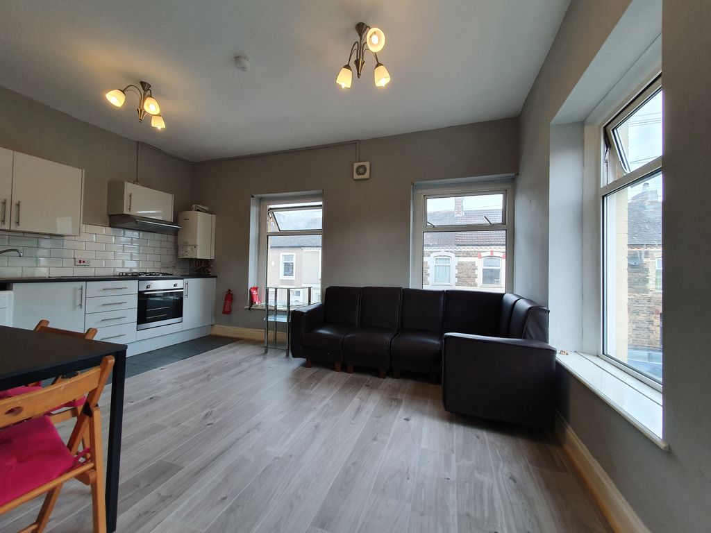 Property photo 2 of 16 Gallery