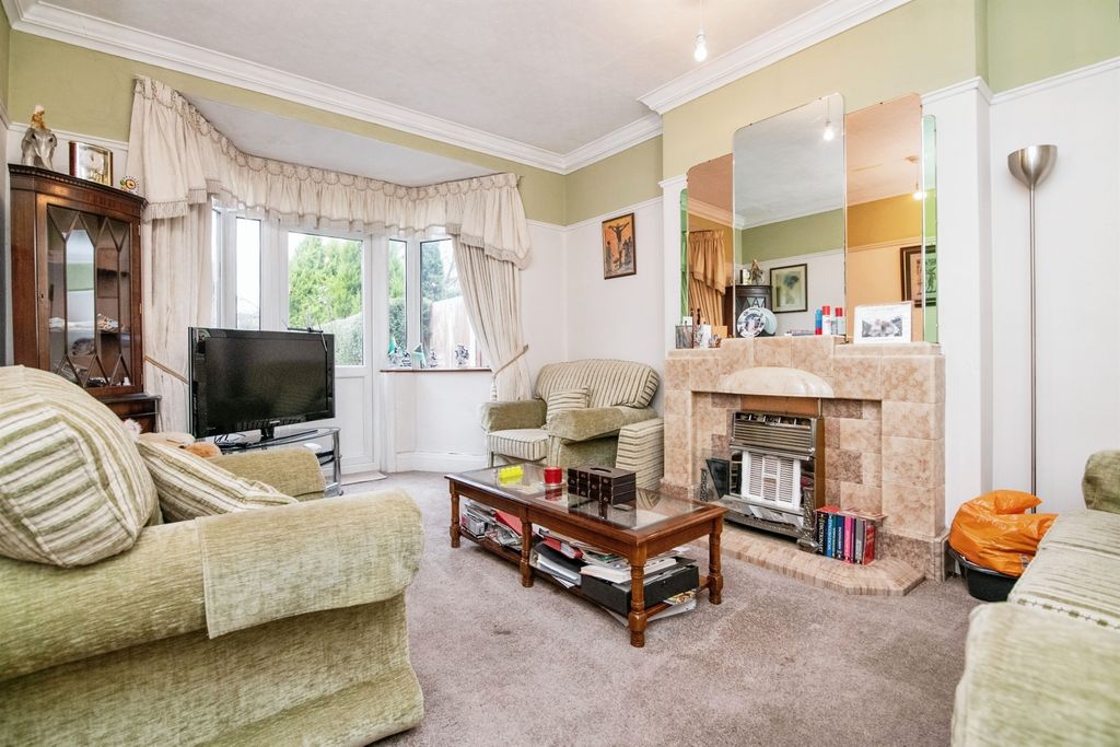 Property photo 3 of 17
