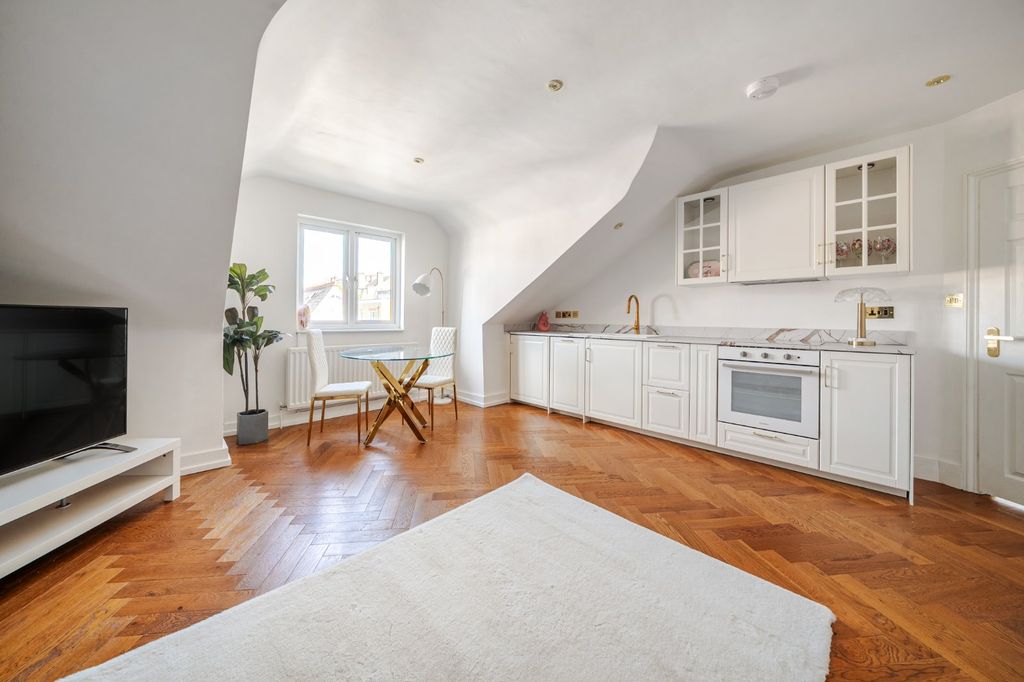 Property photo 2 of 16 Picture No. 05