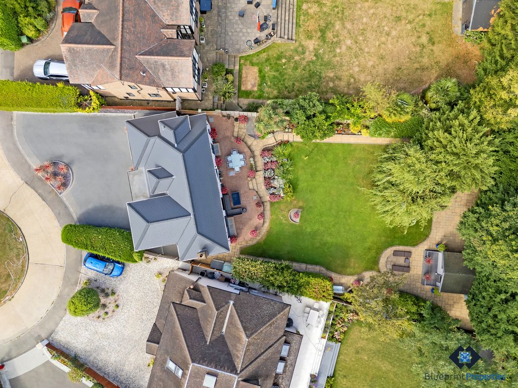 Property photo 2 of 34 Gallery