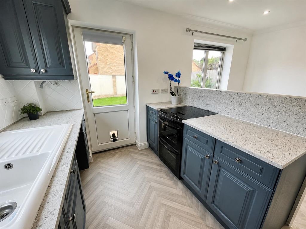 Property photo 2 of 10 65 Hoylake Kitchen New .Png