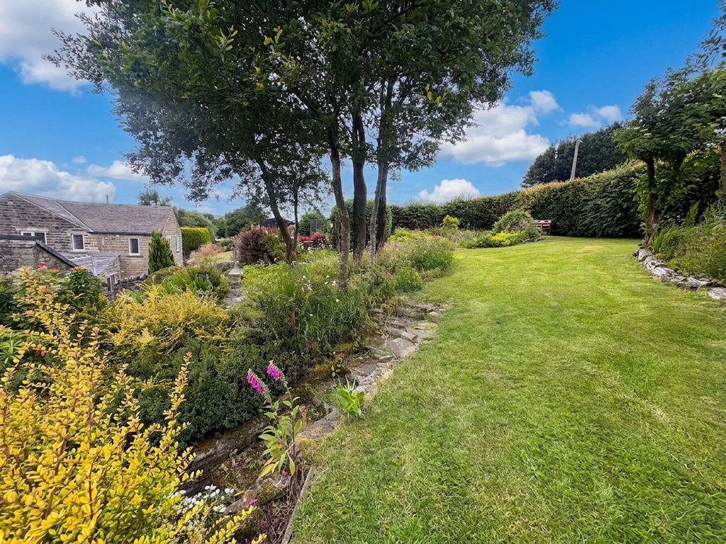 Property photo 3 of 46
