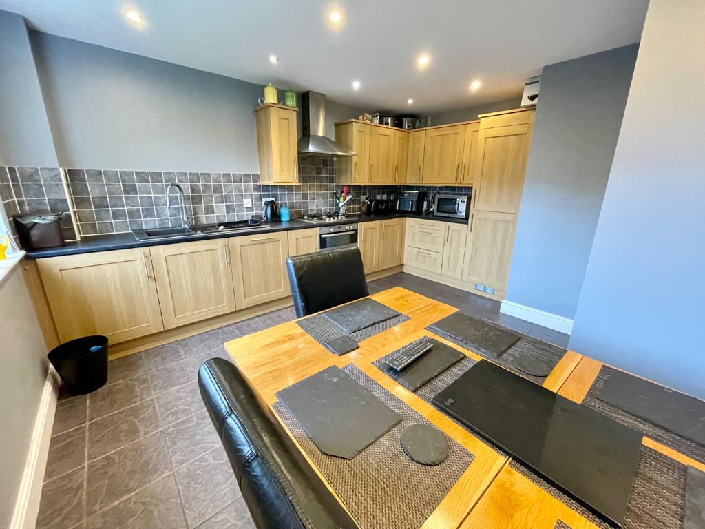 Property photo 2 of 16 4660482